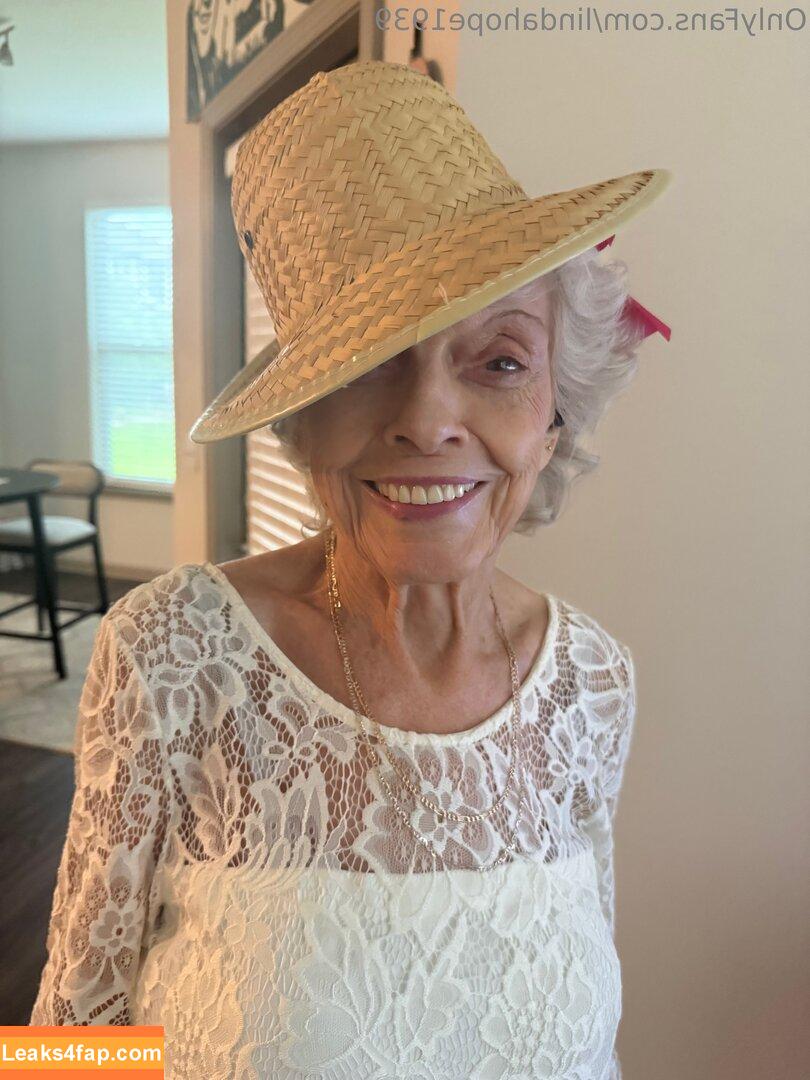 lindahope1939 /  leaked photo photo #0054