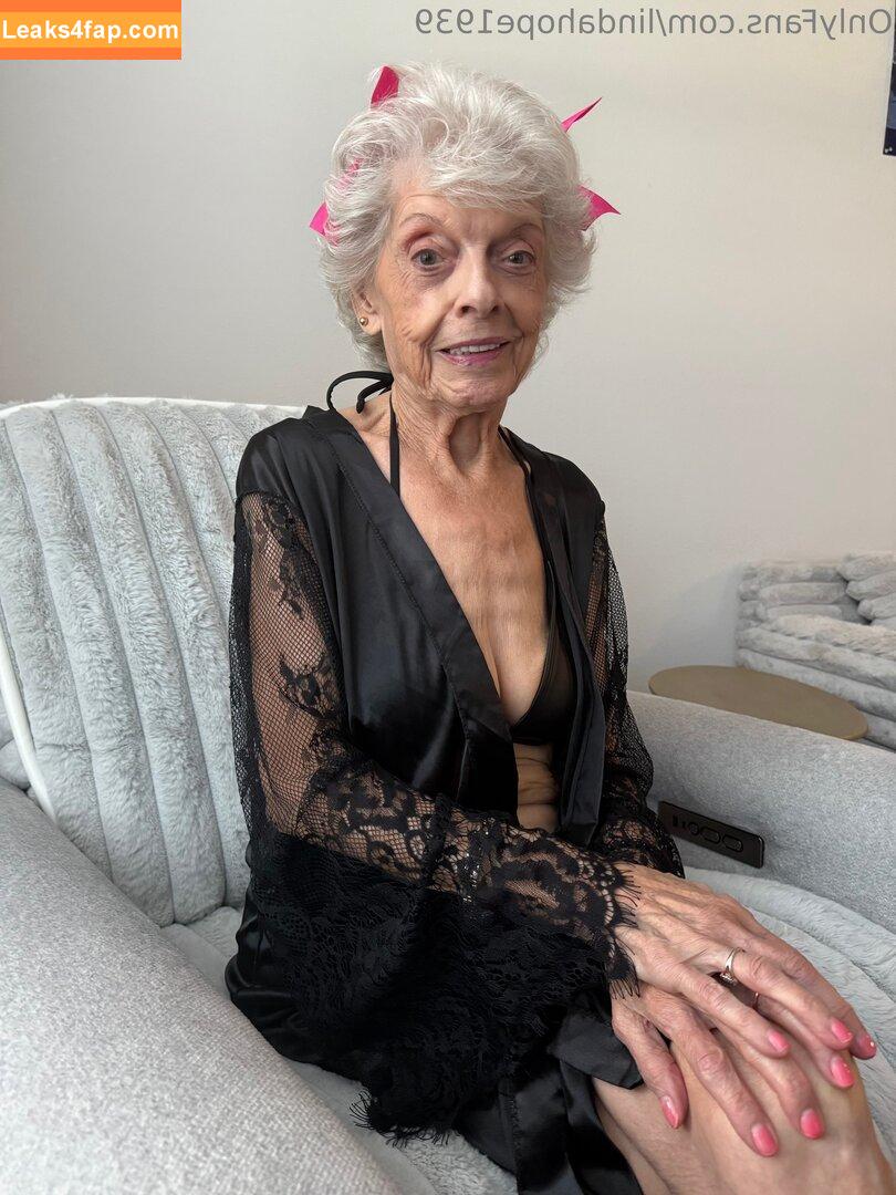lindahope1939 /  leaked photo photo #0055