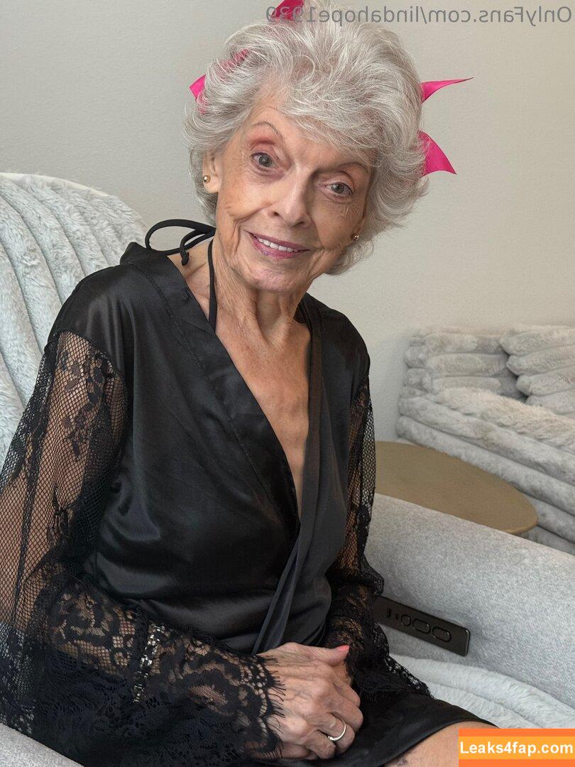 lindahope1939 /  leaked photo photo #0057