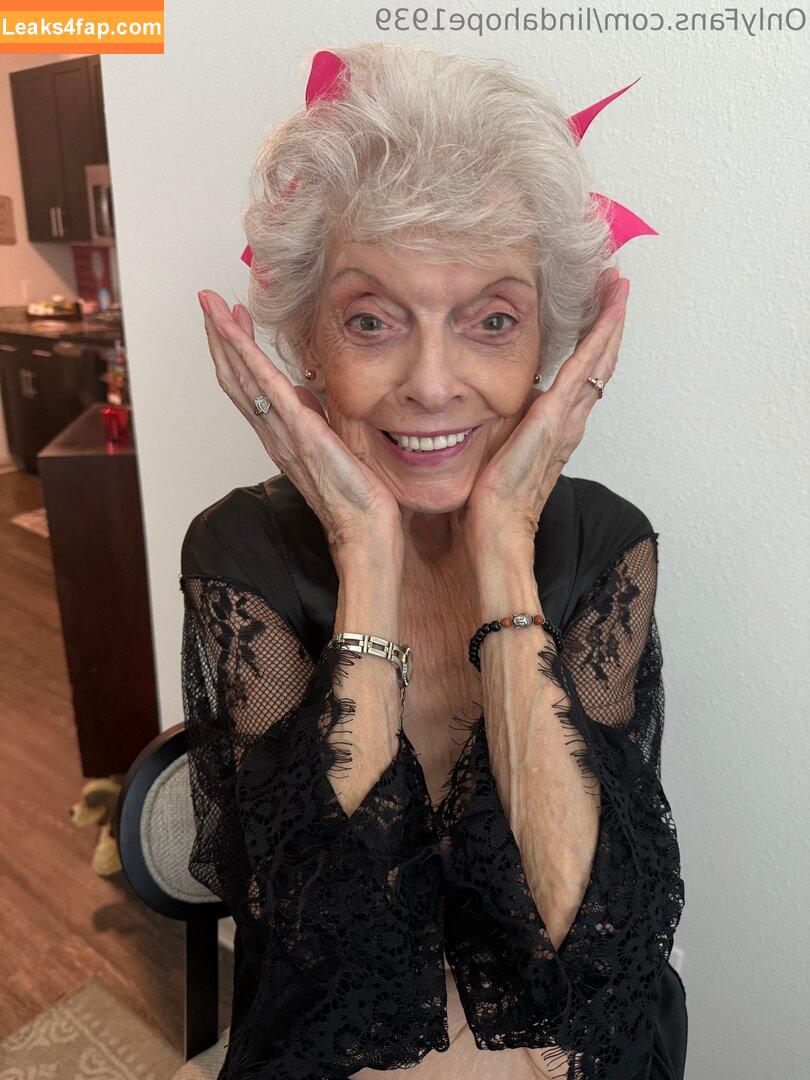 lindahope1939 /  leaked photo photo #0058