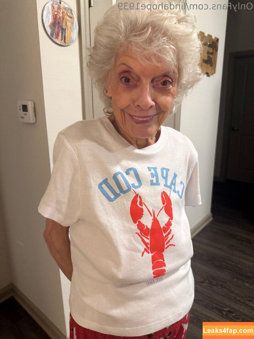 lindahope1939 /  leaked photo photo #0061