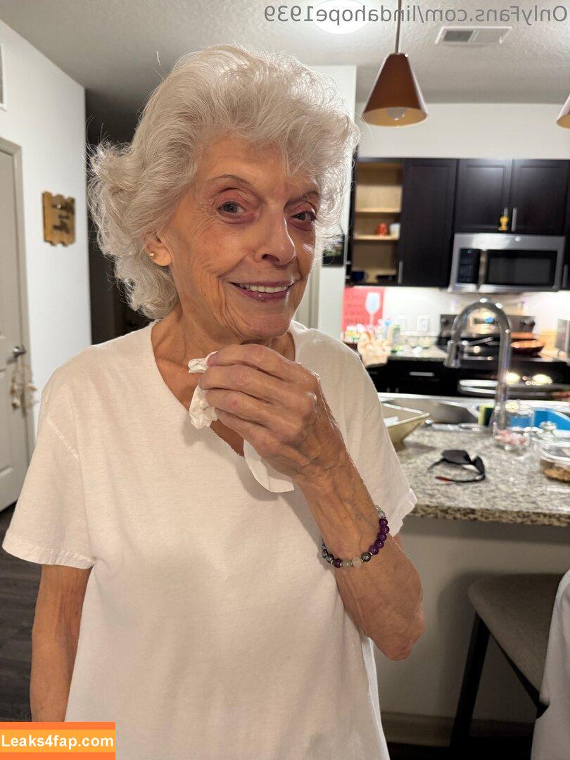 lindahope1939 /  leaked photo photo #0073
