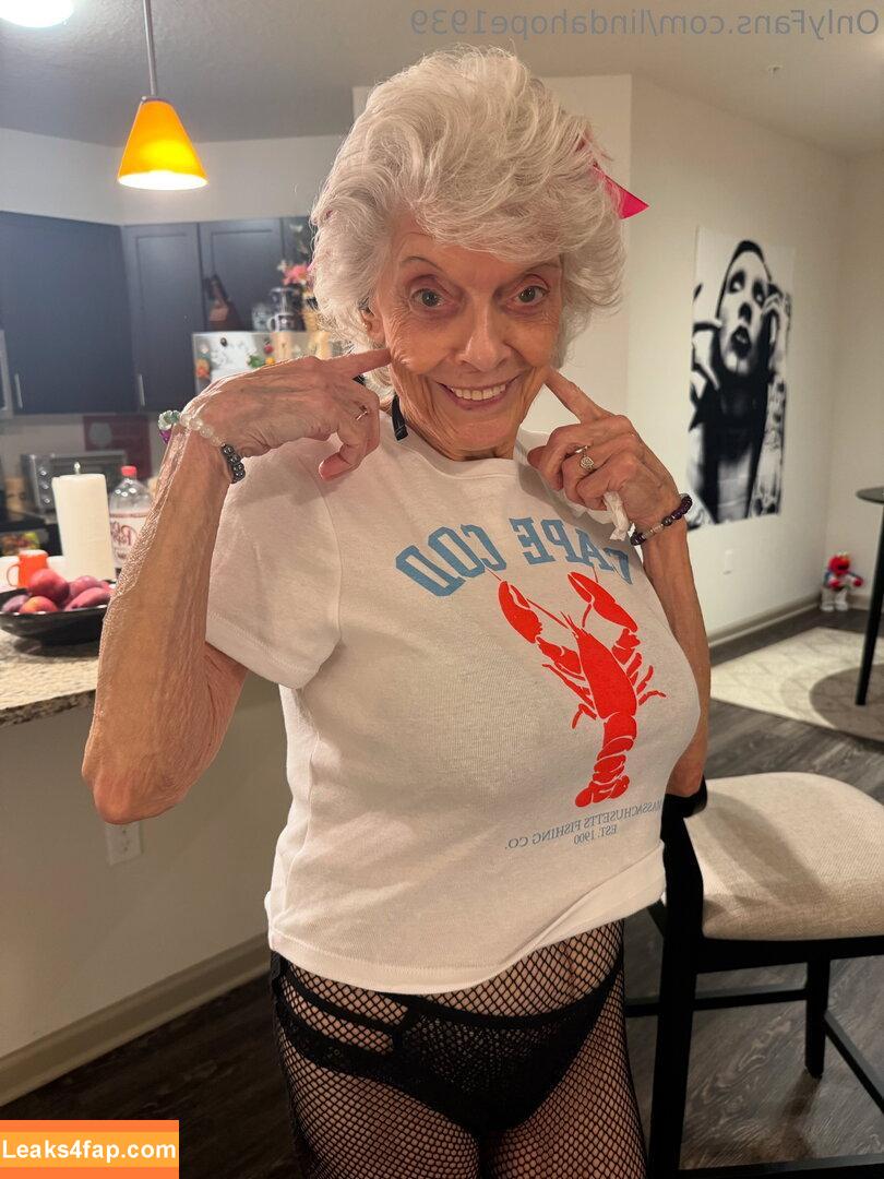 lindahope1939 /  leaked photo photo #0077