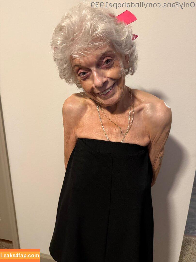 lindahope1939 /  leaked photo photo #0081