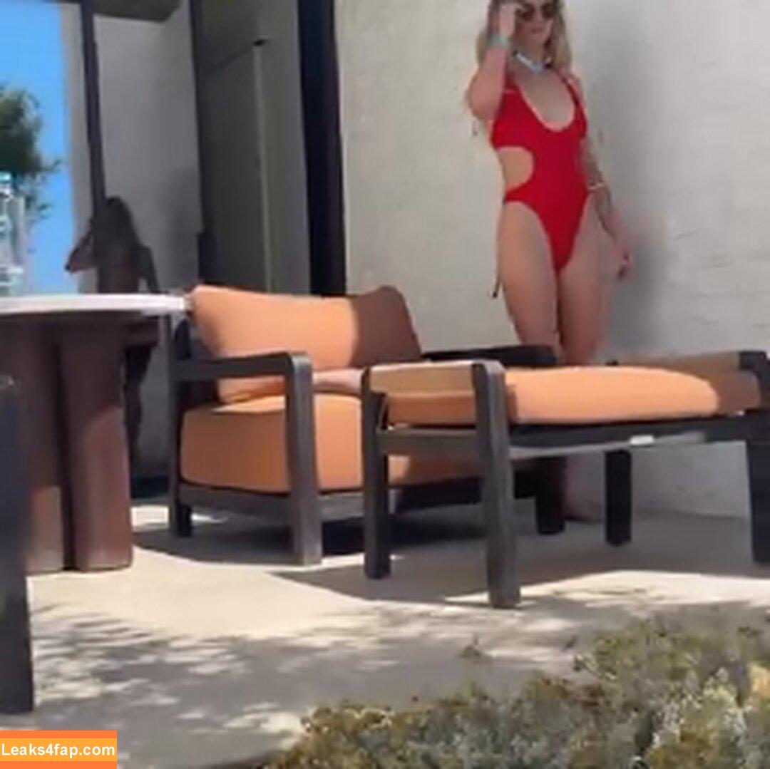 Lindsay Bushman / pilates.on.demand leaked photo photo #0010