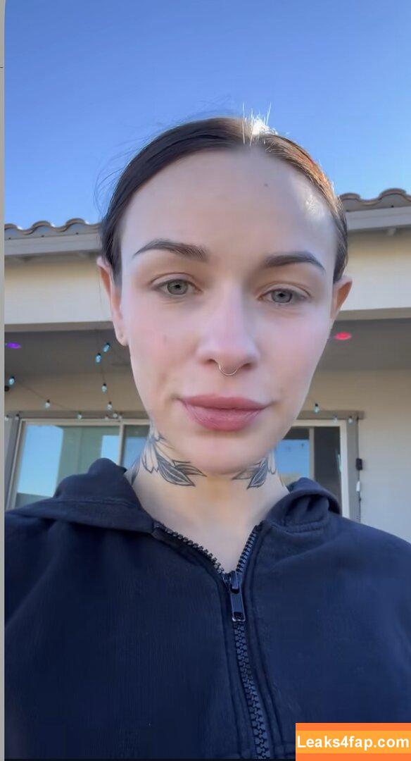 lindseyparanormal /  leaked photo photo #0063