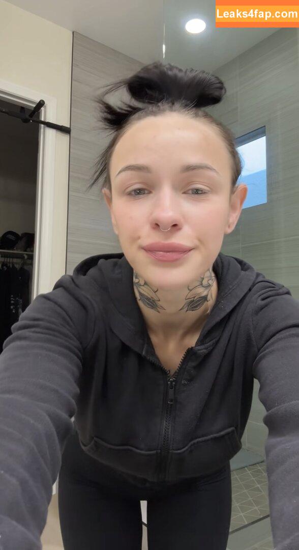 lindseyparanormal /  leaked photo photo #0069