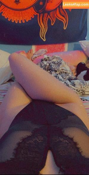 Lindseyunfamous photo #0013