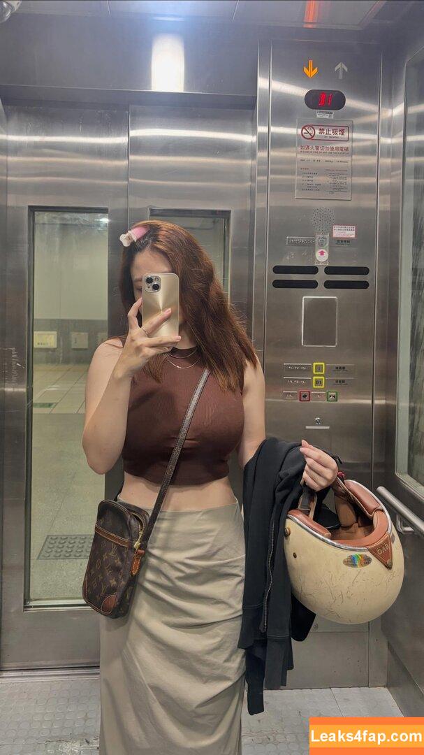 ling_00_ee /  leaked photo photo #0018