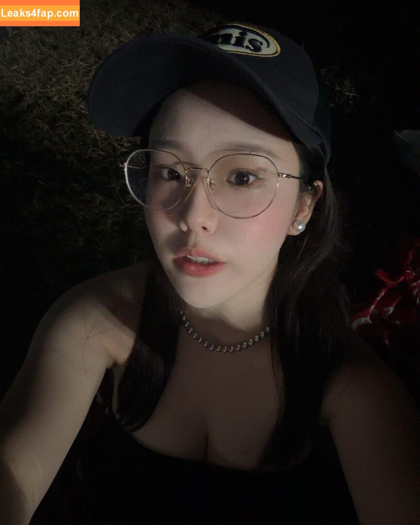 ling_00_ee /  leaked photo photo #0044