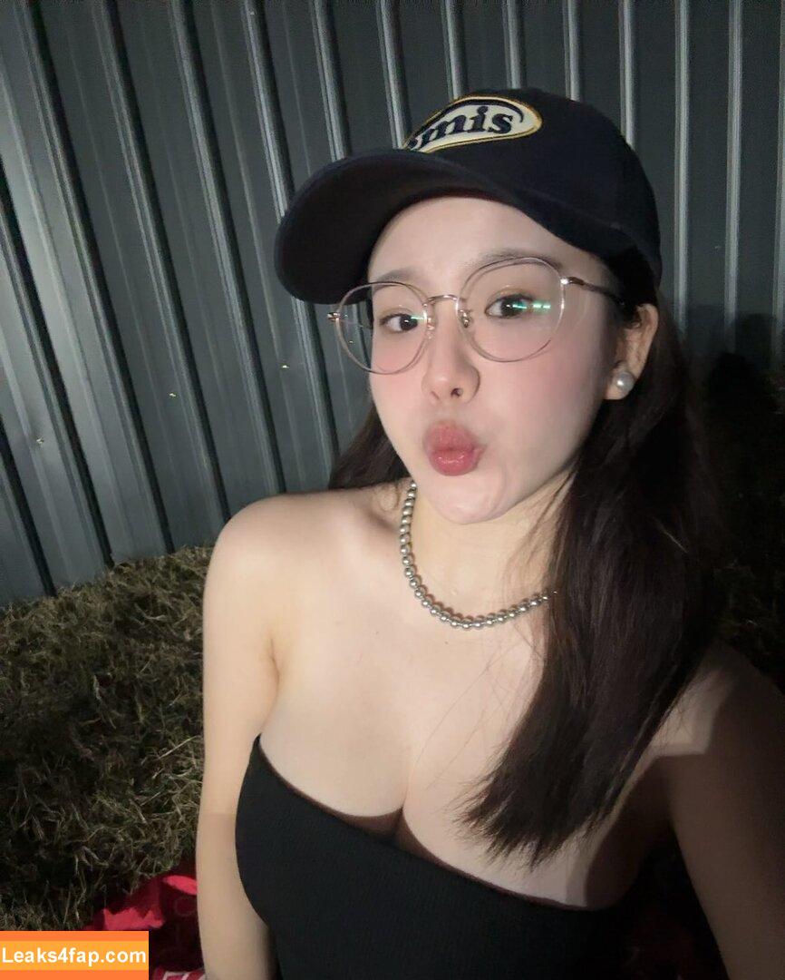 ling_00_ee /  leaked photo photo #0045