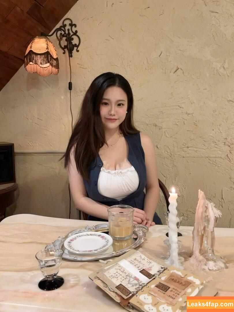 ling_00_ee /  leaked photo photo #0062