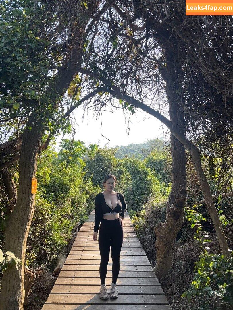 ling_00_ee /  leaked photo photo #0081