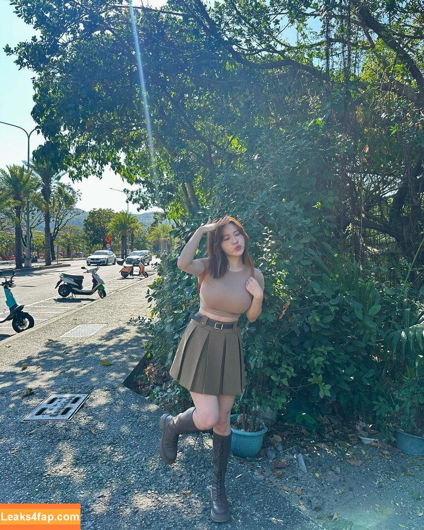 ling_00_ee /  leaked photo photo #0095