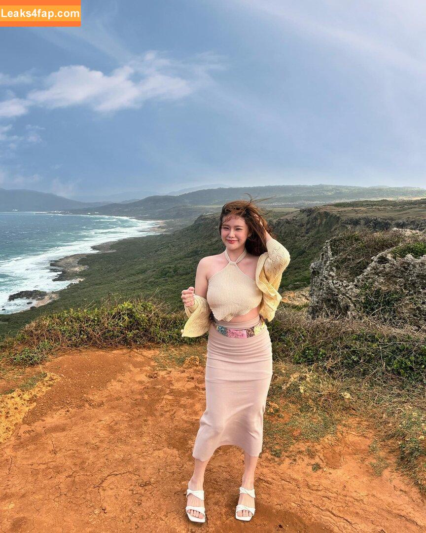 ling_00_ee /  leaked photo photo #0111