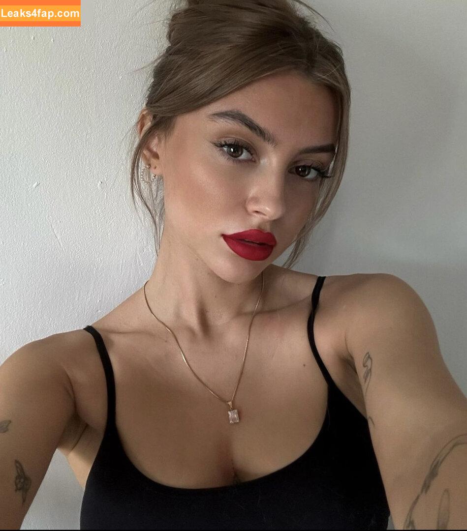 linuschka /  leaked photo photo #0010