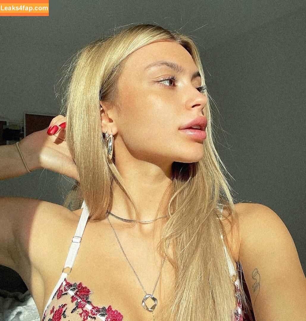 linuschka /  leaked photo photo #0015