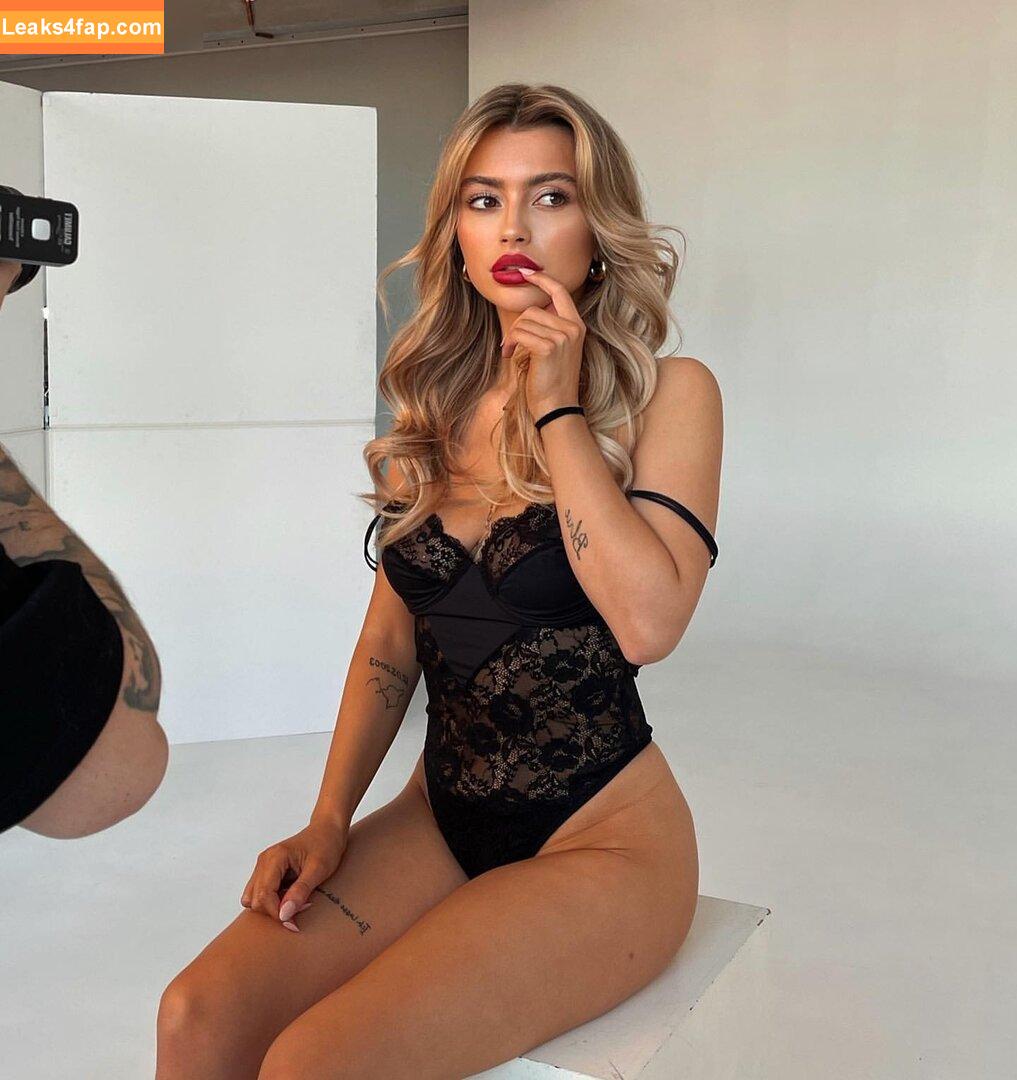 linuschka /  leaked photo photo #0043