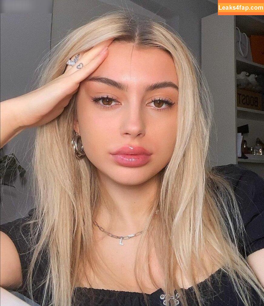 linuschka /  leaked photo photo #0081