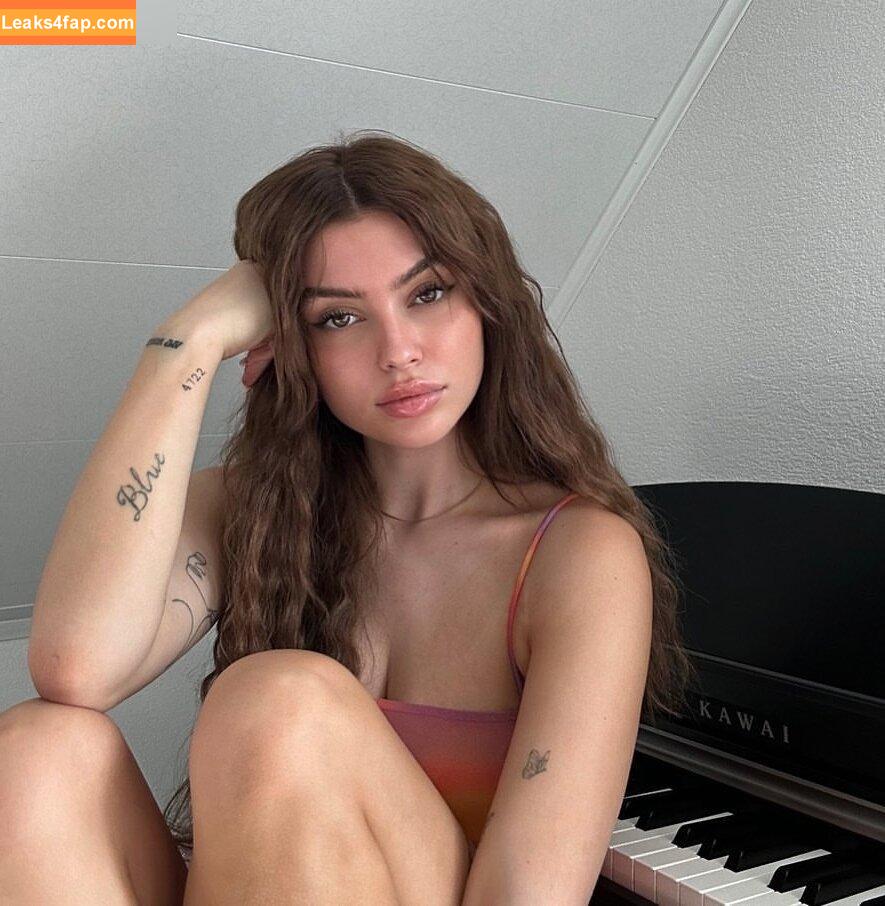 linuschka /  leaked photo photo #0104