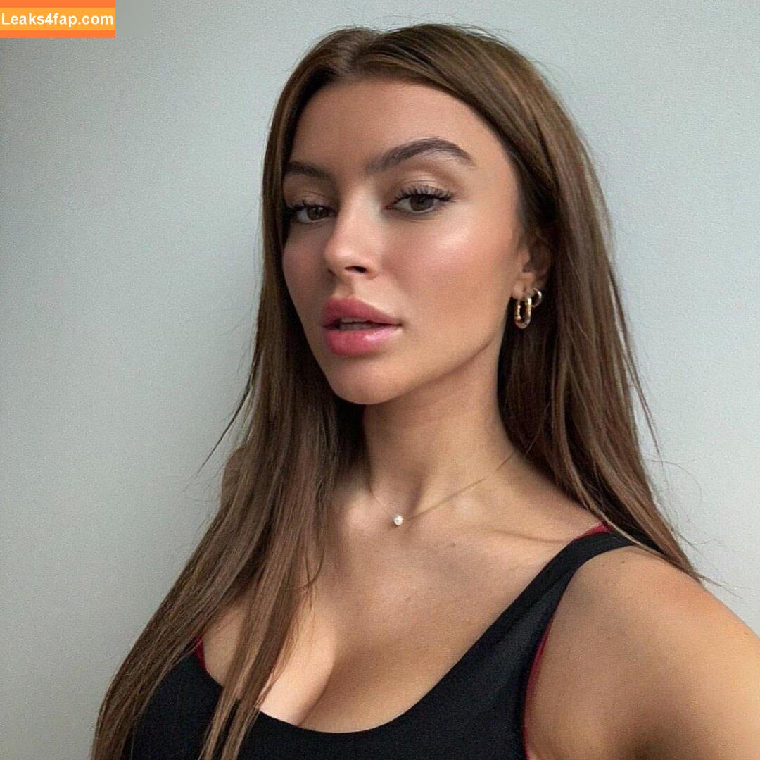 linuschka /  leaked photo photo #0108