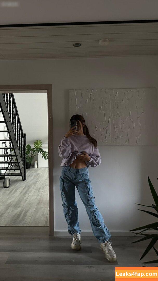 linuschka /  leaked photo photo #0120