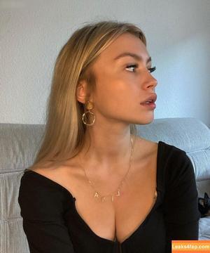 linuschka photo #0069