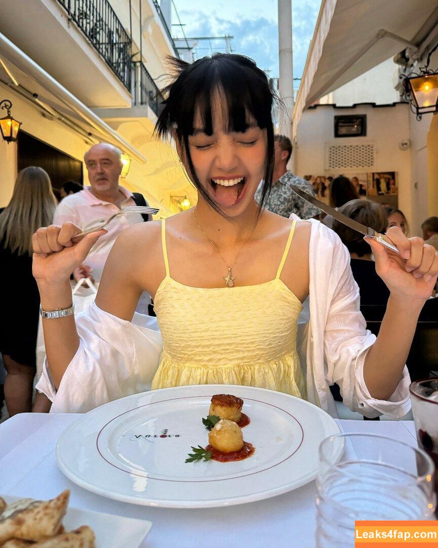 Lisa Blackpink /  leaked photo photo #0105
