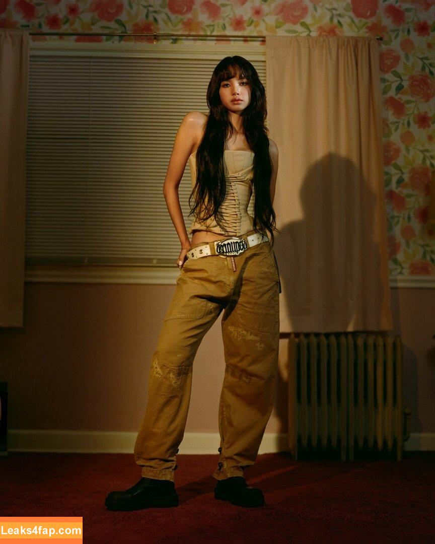 Lisa Blackpink /  слитое фото фото #0135