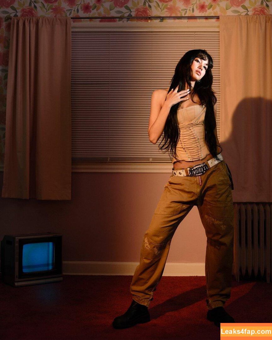 Lisa Blackpink /  leaked photo photo #0136