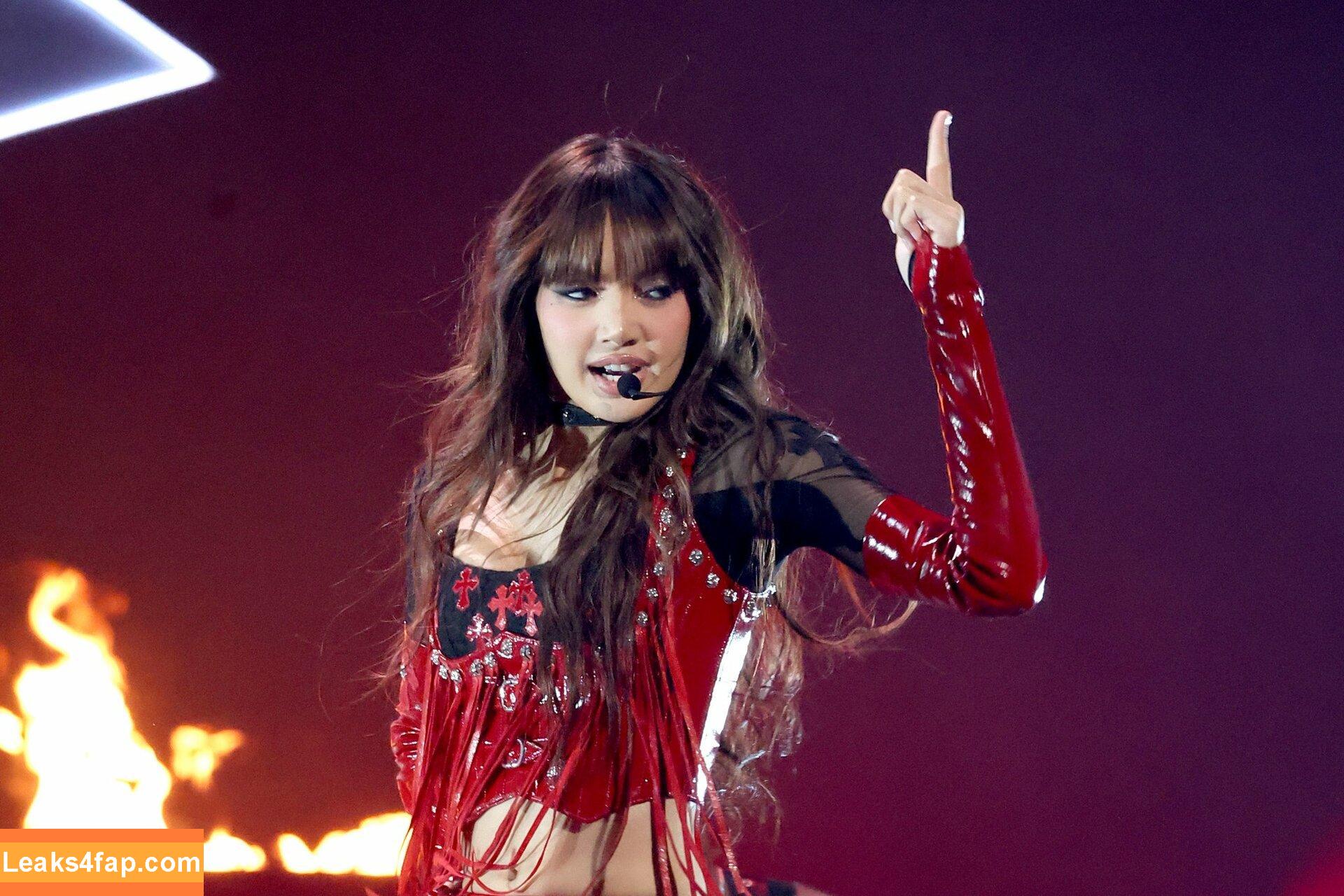 Lisa Blackpink /  слитое фото фото #0177