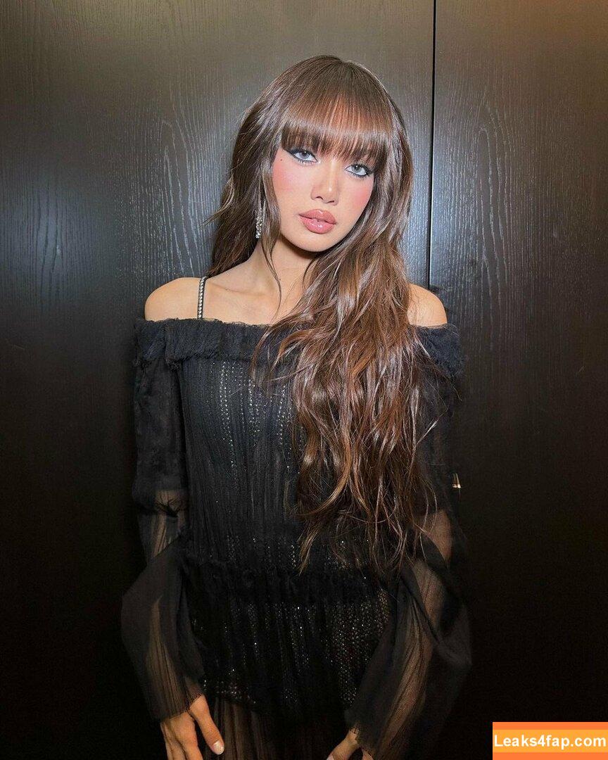 Lisa Blackpink /  слитое фото фото #0196