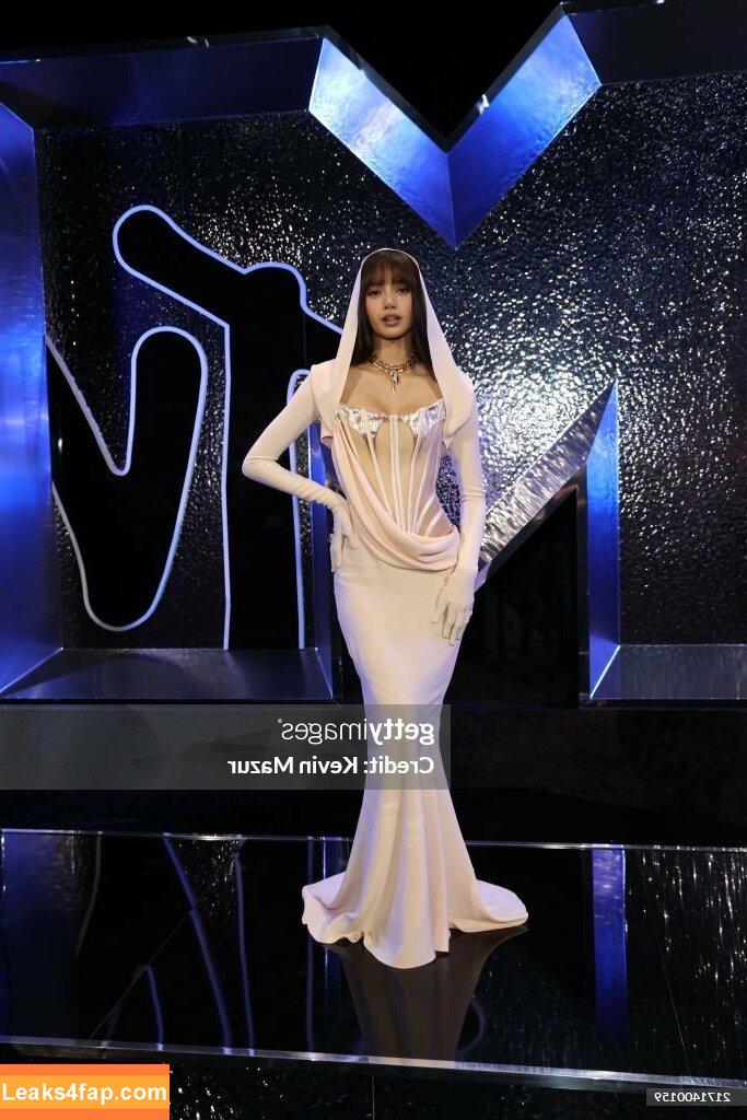 Lisa Blackpink /  слитое фото фото #0261