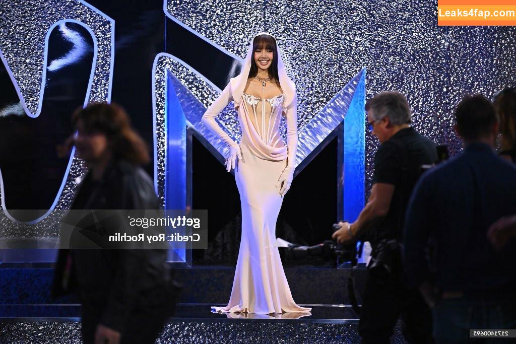 Lisa Blackpink /  слитое фото фото #0263