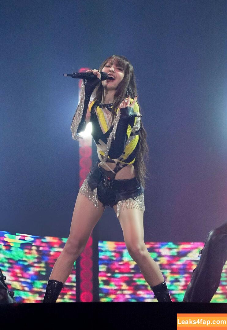 Lisa Blackpink /  слитое фото фото #0335