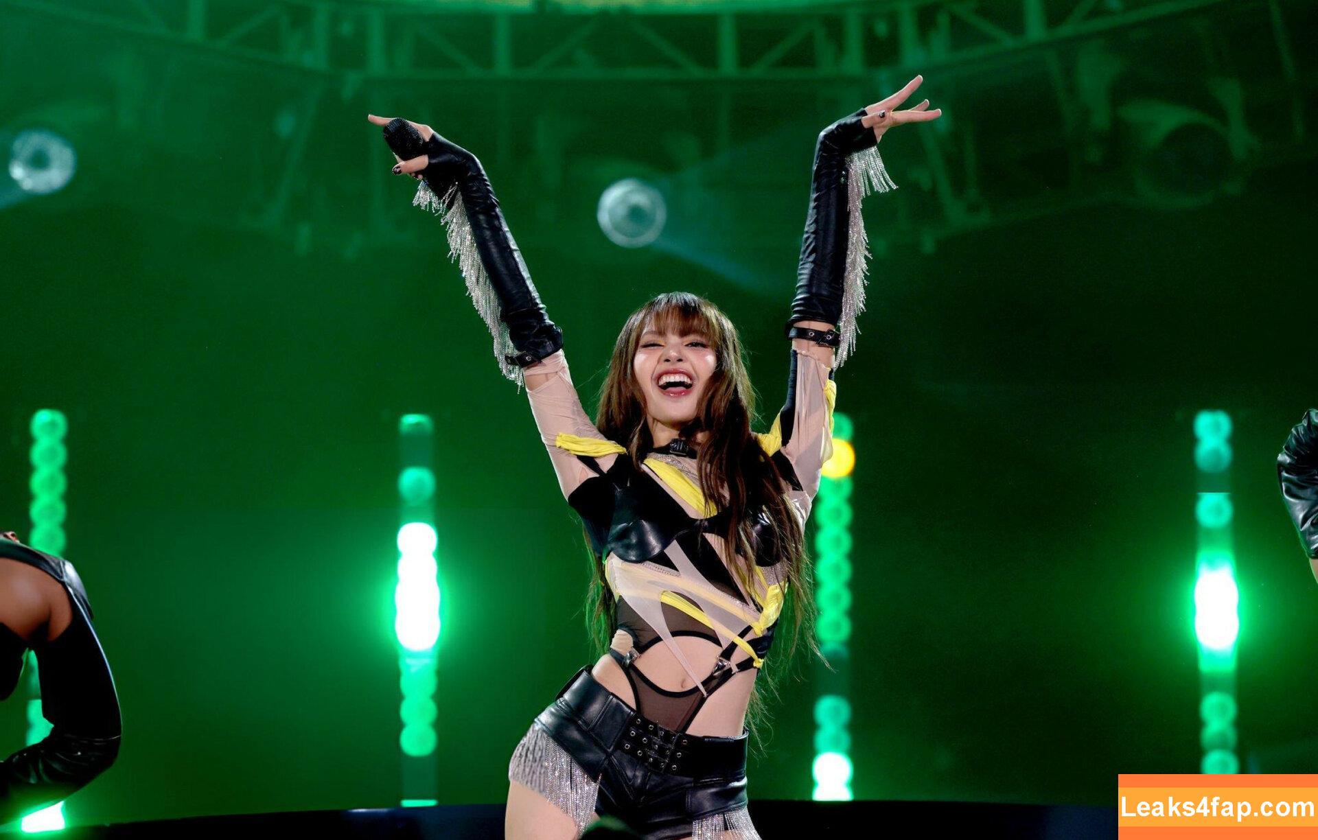 Lisa Blackpink /  слитое фото фото #0346