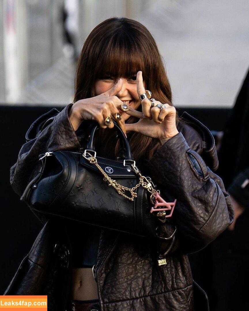 Lisa Blackpink /  слитое фото фото #0403