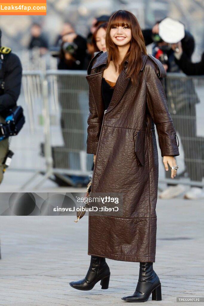 Lisa Blackpink /  слитое фото фото #0410