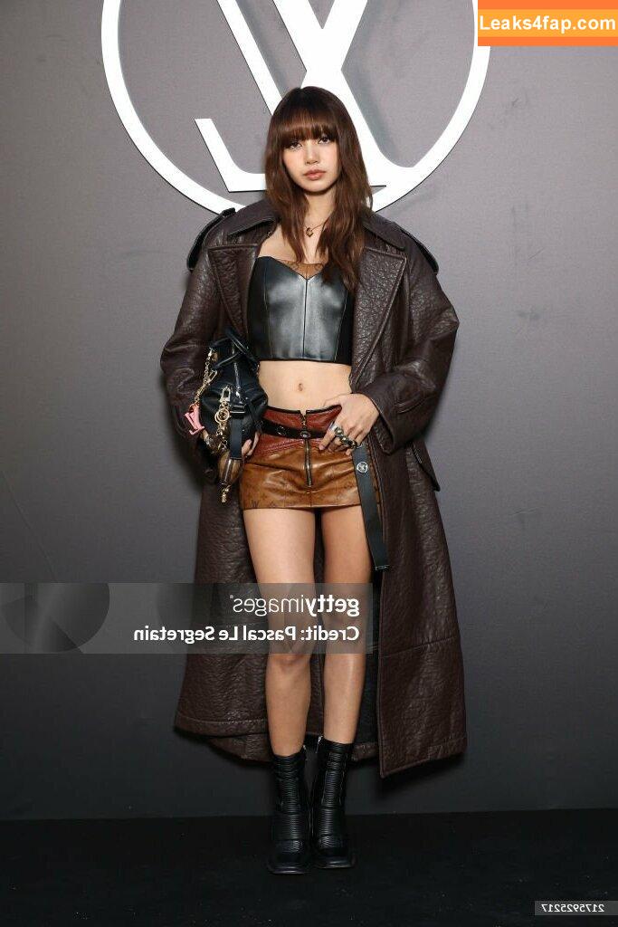 Lisa Blackpink /  слитое фото фото #0416