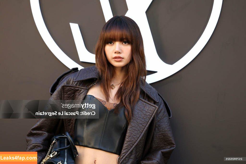 Lisa Blackpink /  слитое фото фото #0417