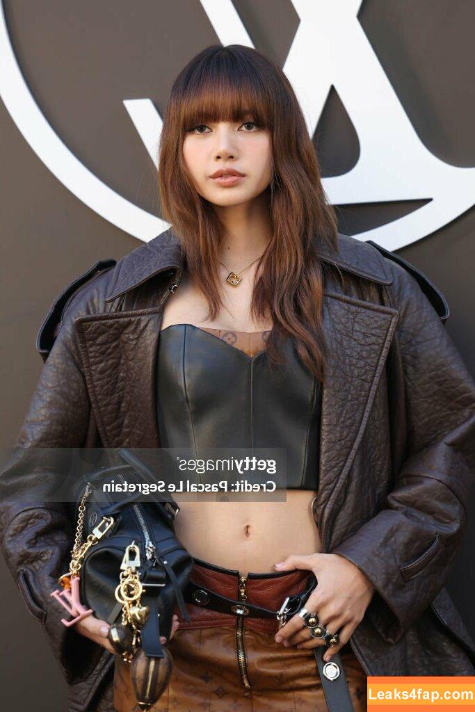 Lisa Blackpink /  слитое фото фото #0423