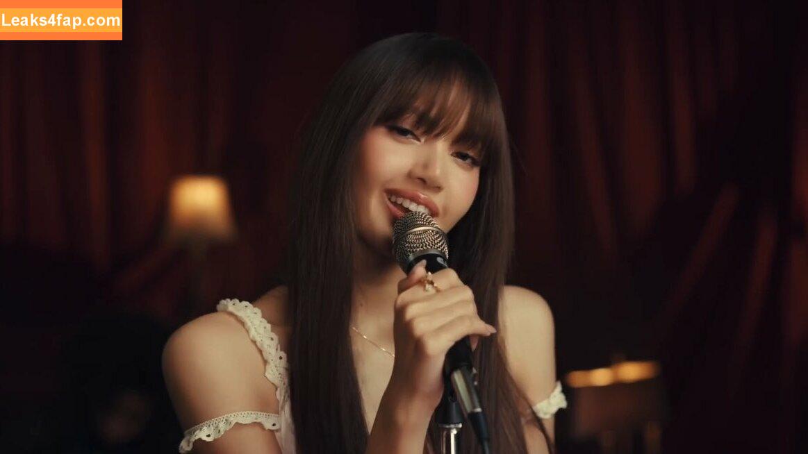 Lisa Blackpink /  слитое фото фото #0500