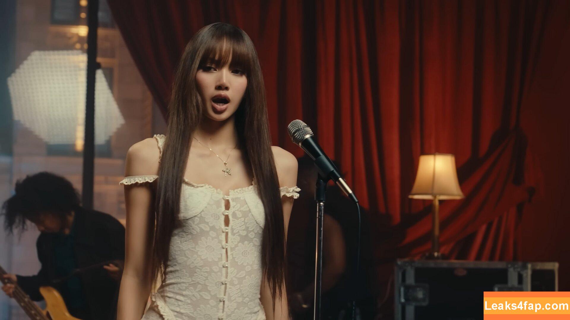 Lisa Blackpink /  слитое фото фото #0520