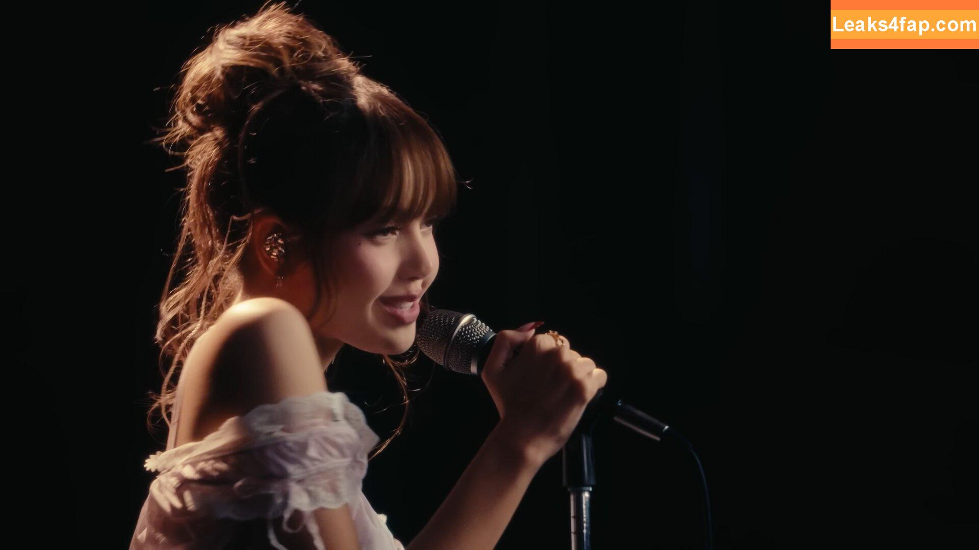 Lisa Blackpink /  слитое фото фото #0524