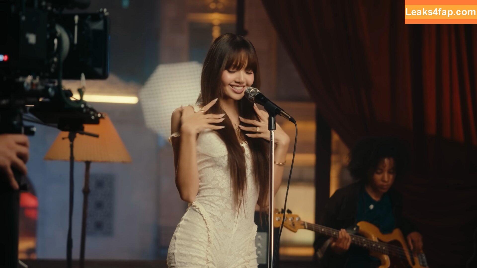 Lisa Blackpink /  слитое фото фото #0532