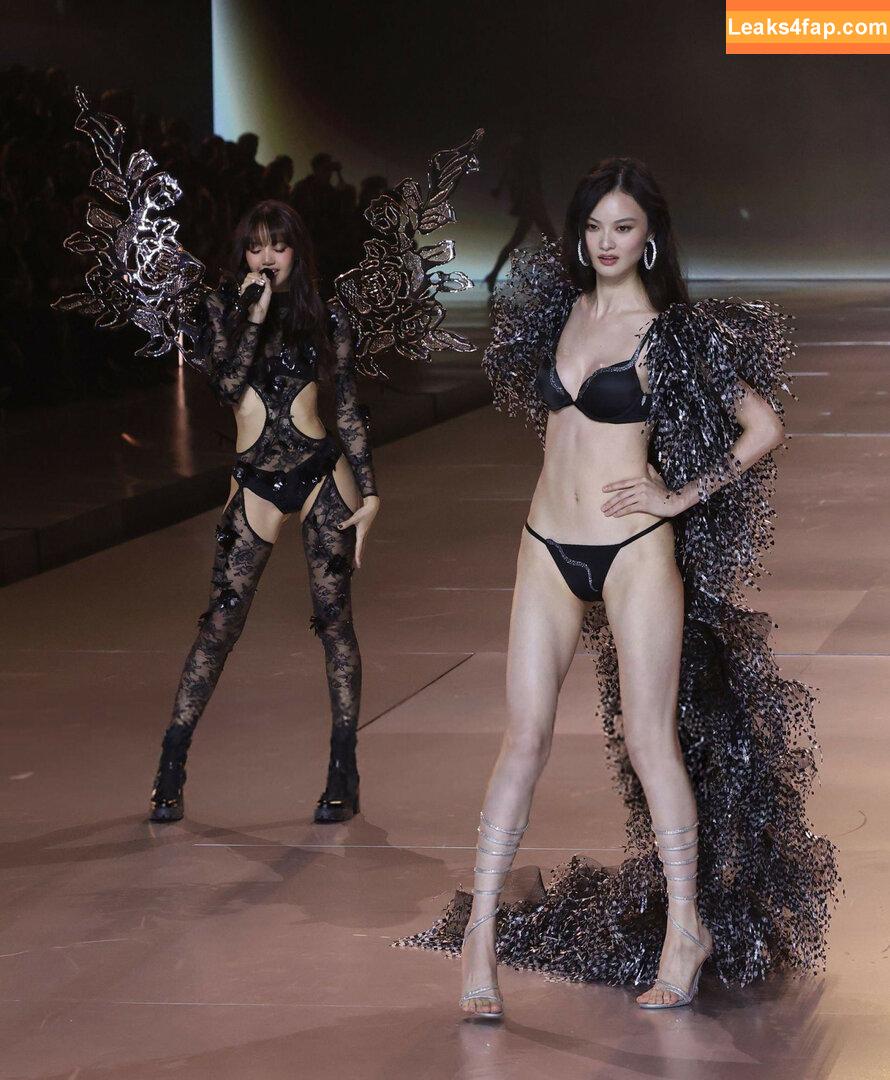 Lisa Blackpink /  слитое фото фото #0568