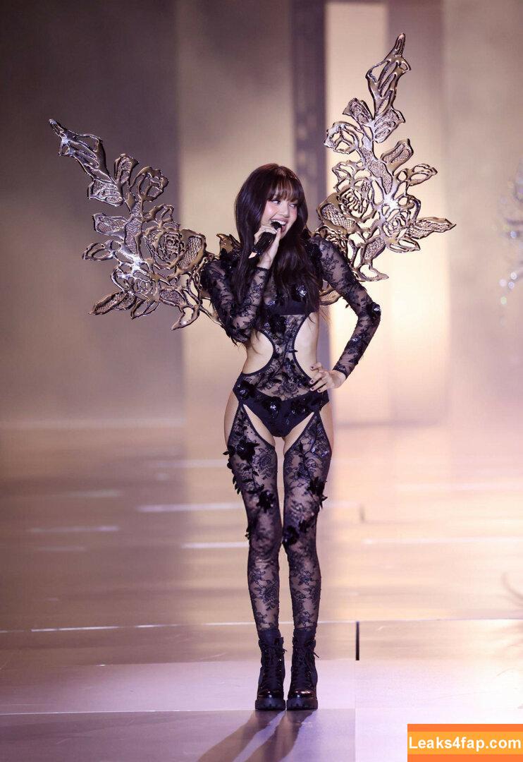 Lisa Blackpink /  слитое фото фото #0572