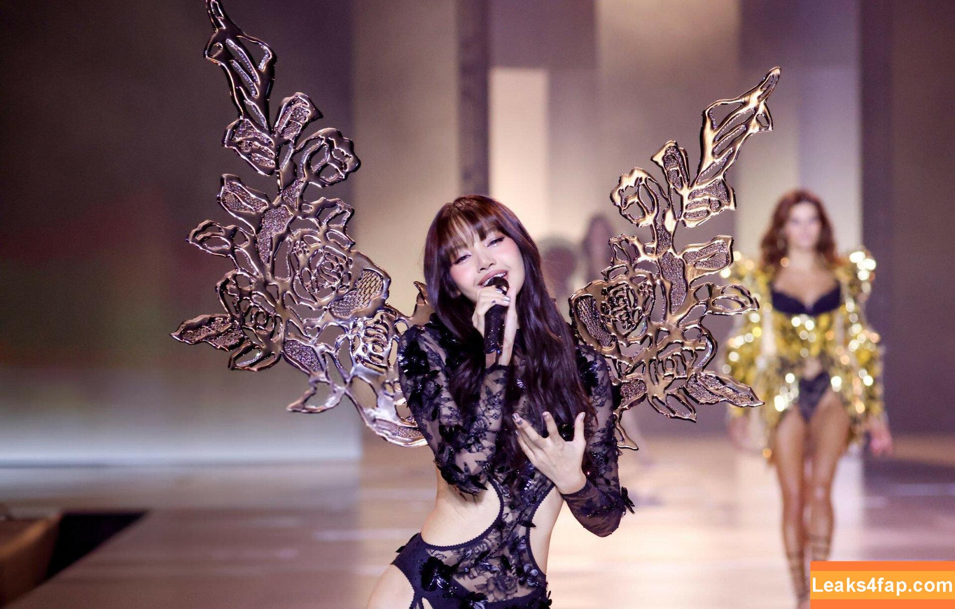 Lisa Blackpink /  слитое фото фото #0576