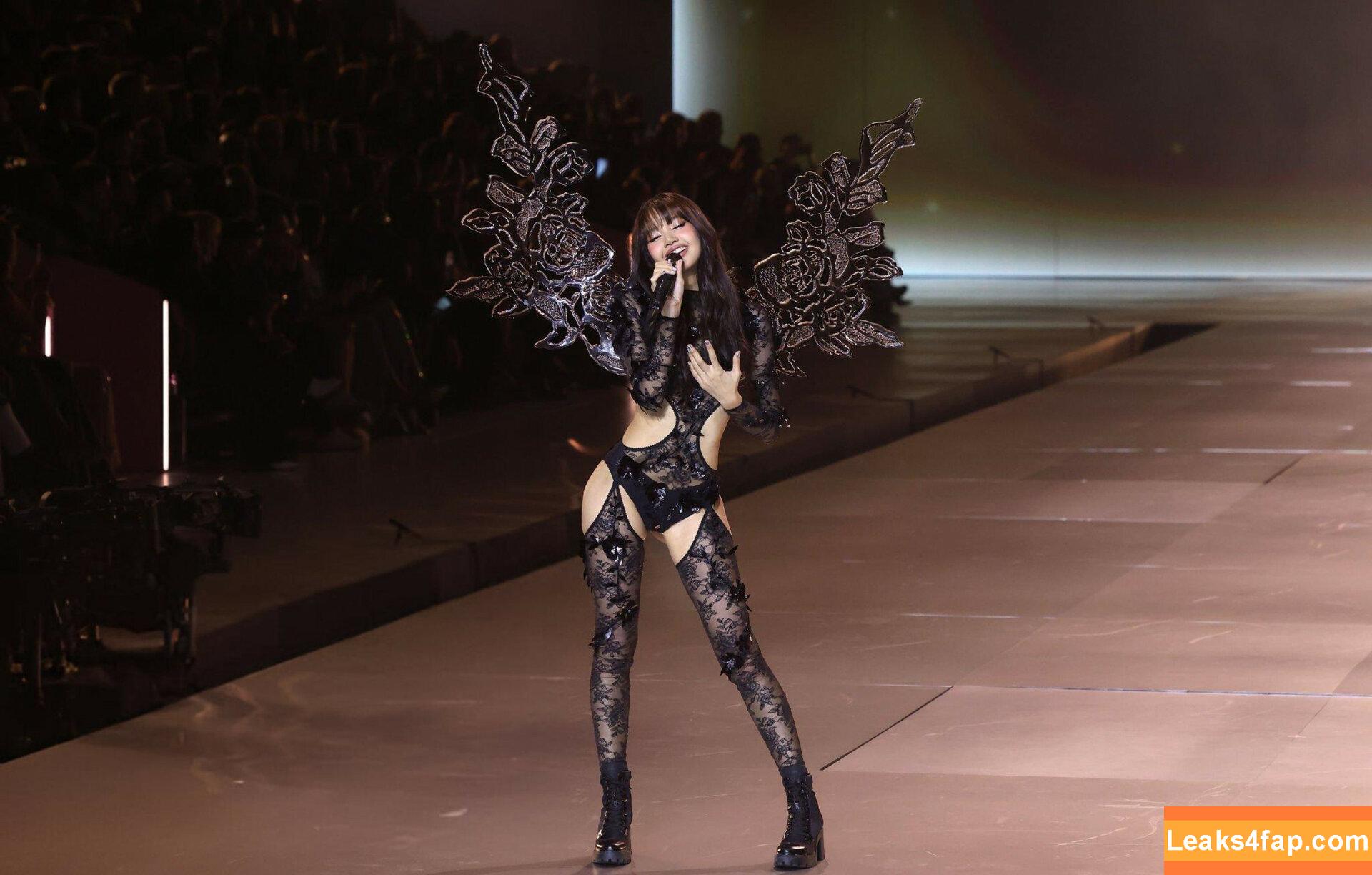 Lisa Blackpink /  слитое фото фото #0578