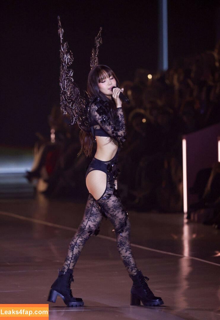 Lisa Blackpink /  слитое фото фото #0587